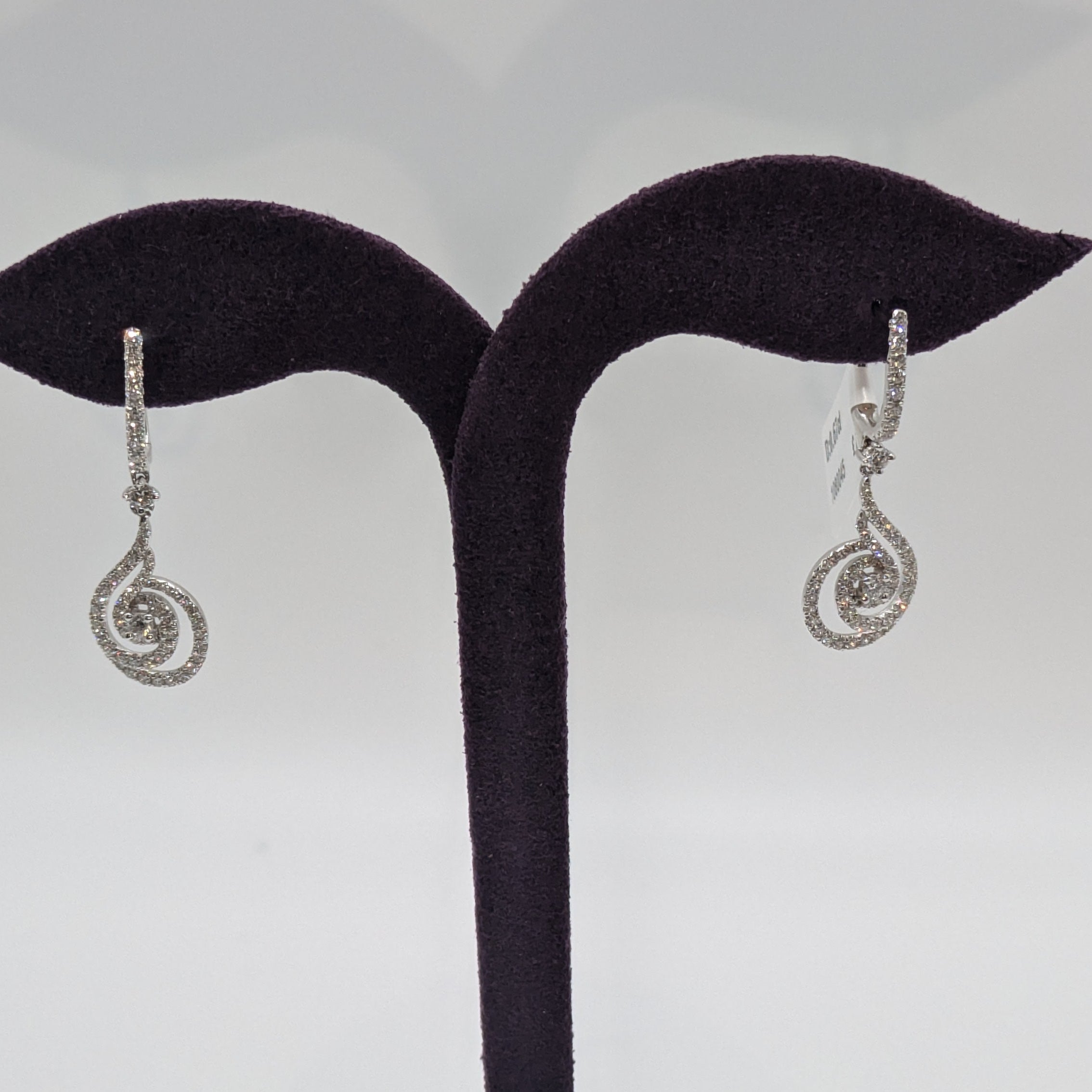 Dangle droplet diamond earrings on 18K white gold