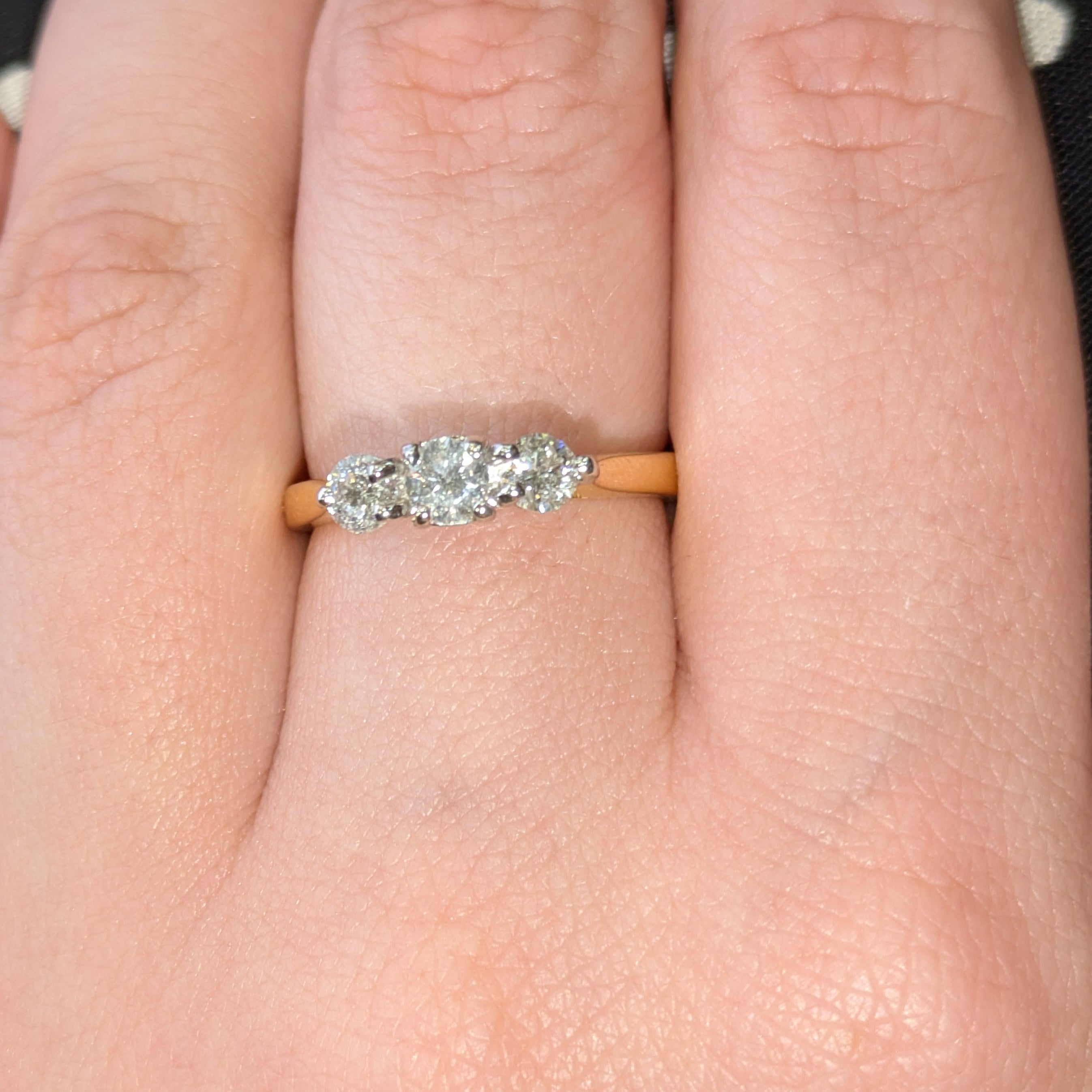 18k trilogy ring in 2 tone yellow band