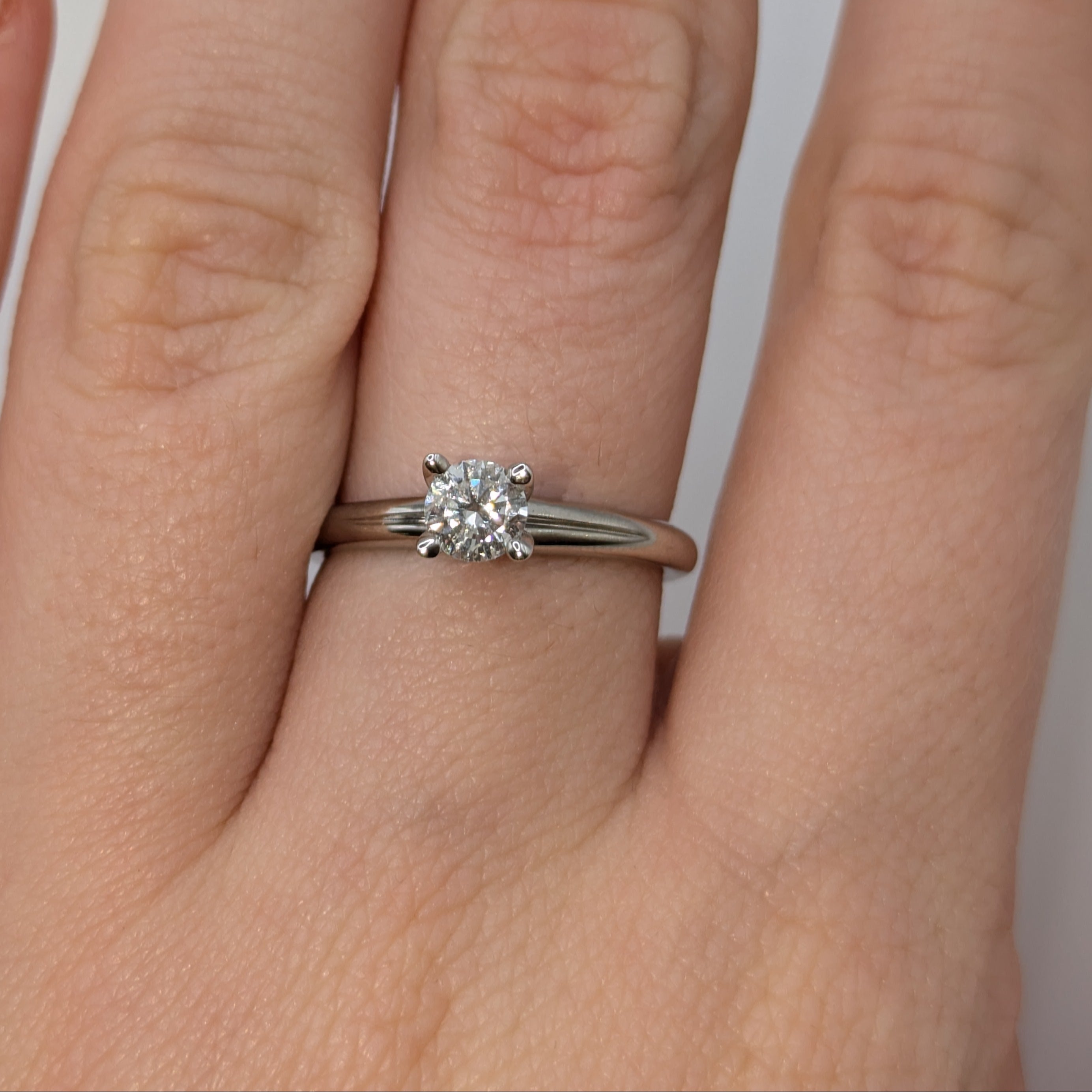 0.40ct round solitaire engagement on 18k white gold