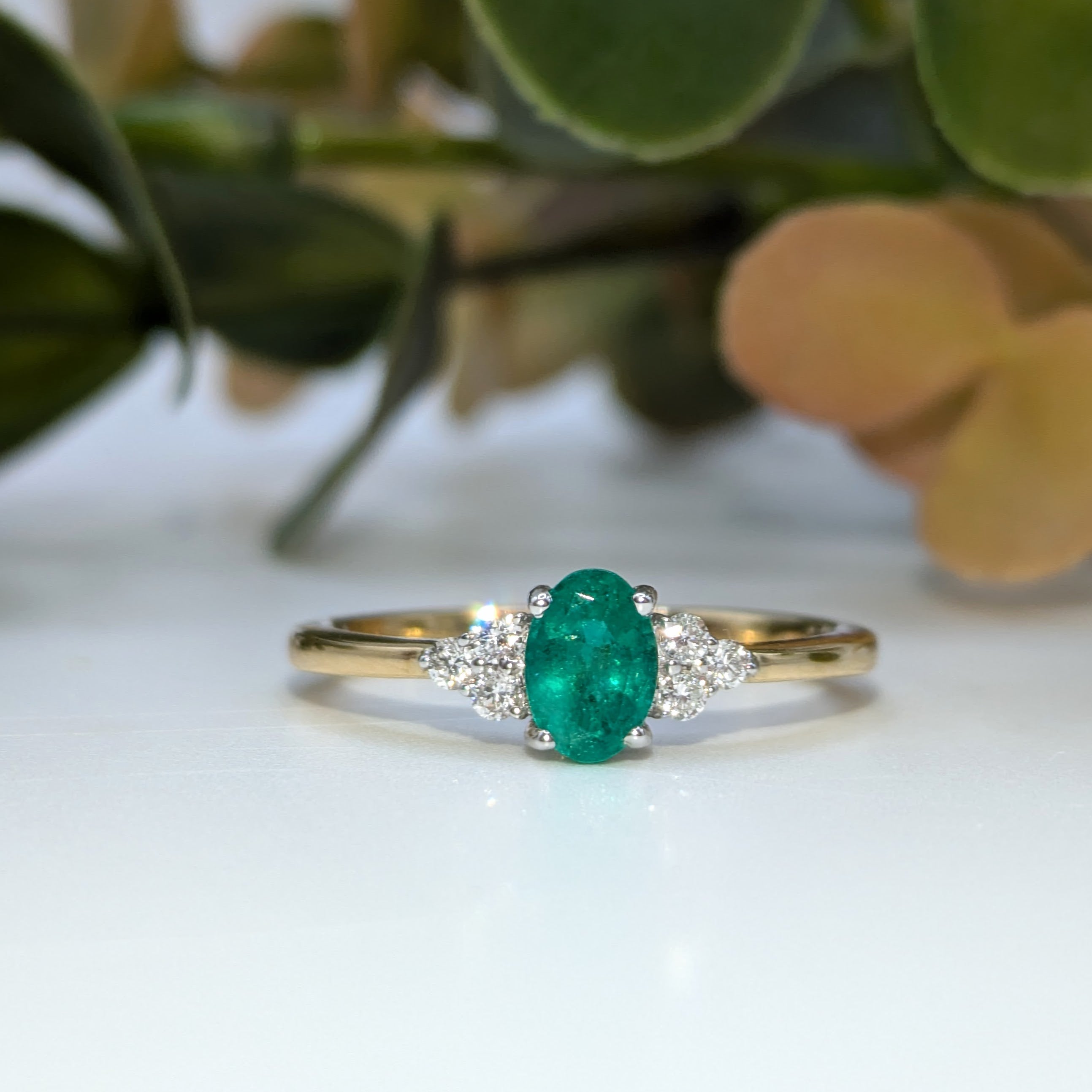 Emerald gemstone ring